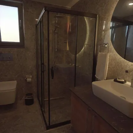 Muestakil Havuzlu Hotel *