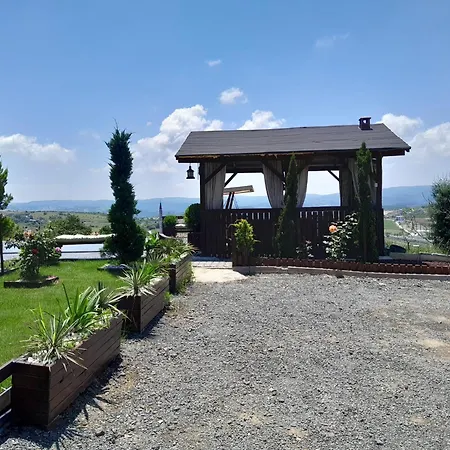 Muestakil Havuzlu *